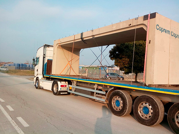 Trasporto degli scatolari verso il cantiere.